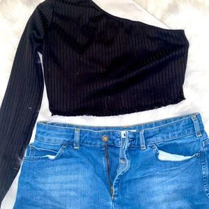 BOHOO TOP | BLACK ONE SHOULDER TOP|ORIGINALLY $38.00 NOW $19.99 💥💥💥💥💥